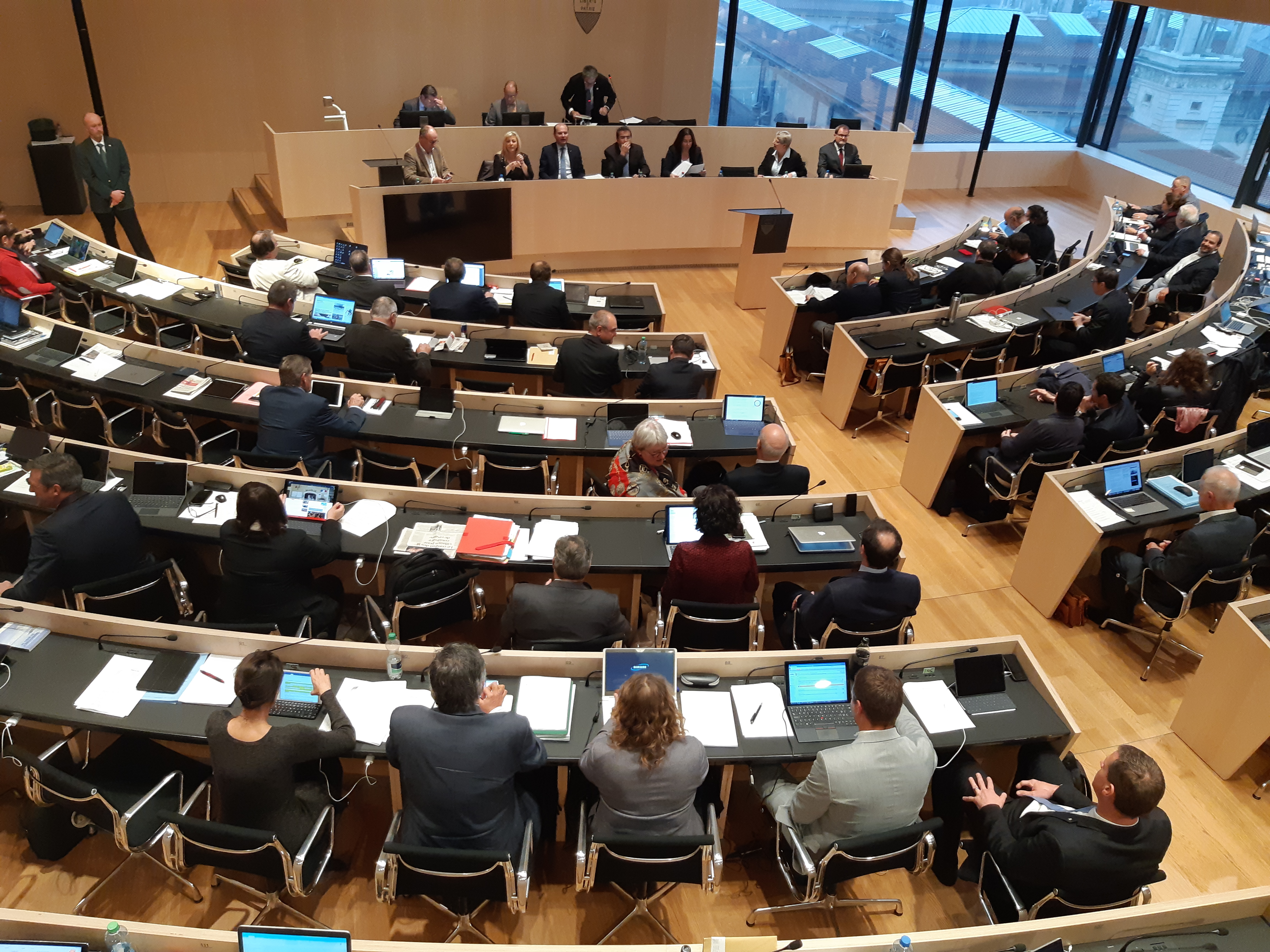 Le Grand Conseil vaudois désapprouve la délocalisation d'activités de la Loterie romande